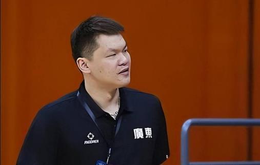 奇异果体育登录入口-朱芳雨羡慕首钢队豪华阵容，深圳队回应球队欠薪传闻